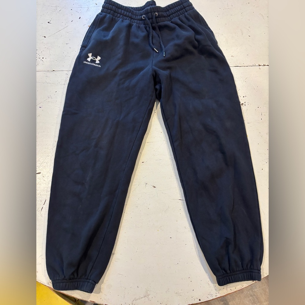 Under Armour women’s black Sweatpants